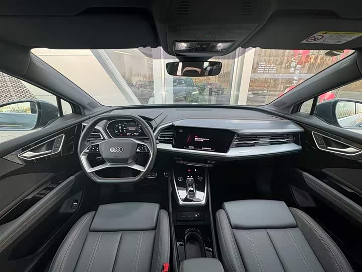 Фото 8 - Audi Q4 e-tron