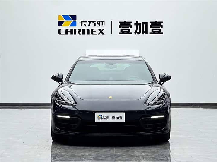 Фото 2 - Porsche Panamera