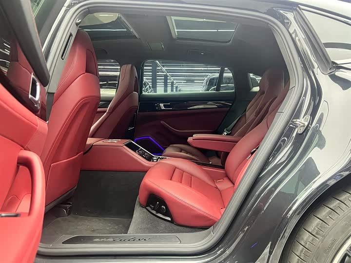 Фото 7 - Porsche Panamera