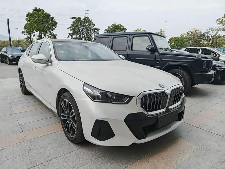 Фото 3 - BMW 5 Series