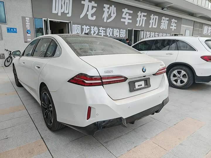 Фото 5 - BMW 5 Series