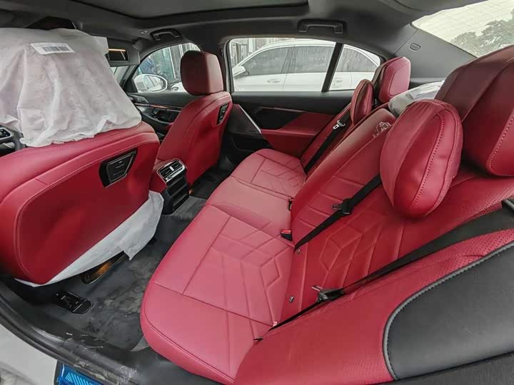 Фото 8 - BMW 5 Series