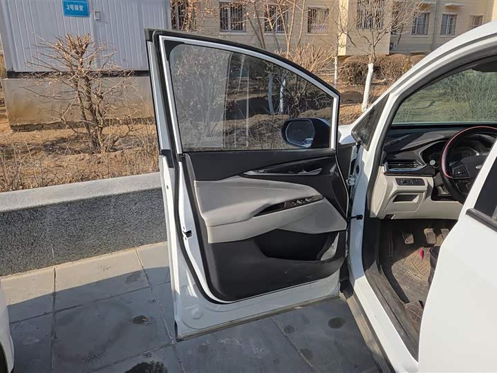 Фото 7 - Maxus G50