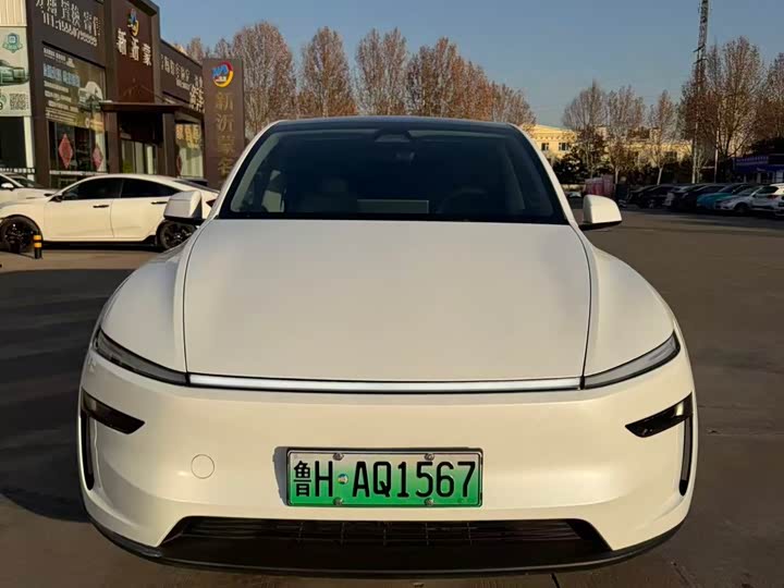 Фото 1 - Tesla Model Y