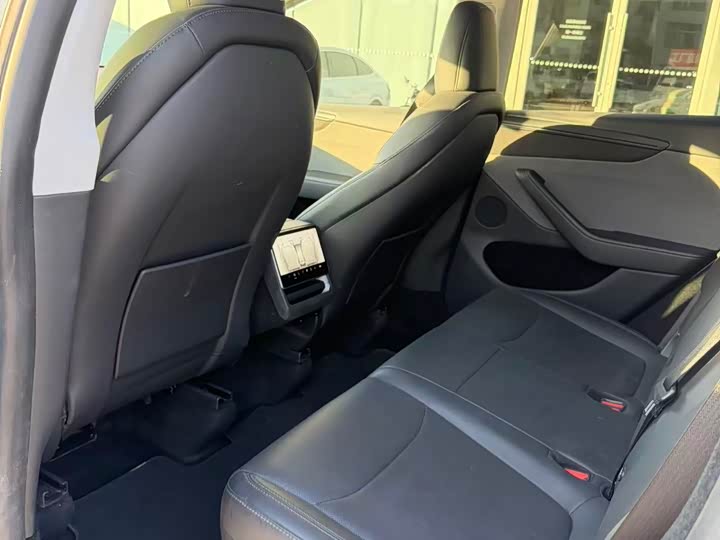 Фото 6 - Tesla Model Y