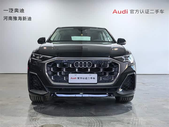 Фото 2 - Audi Q8