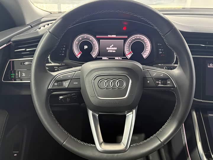 Фото 5 - Audi Q8