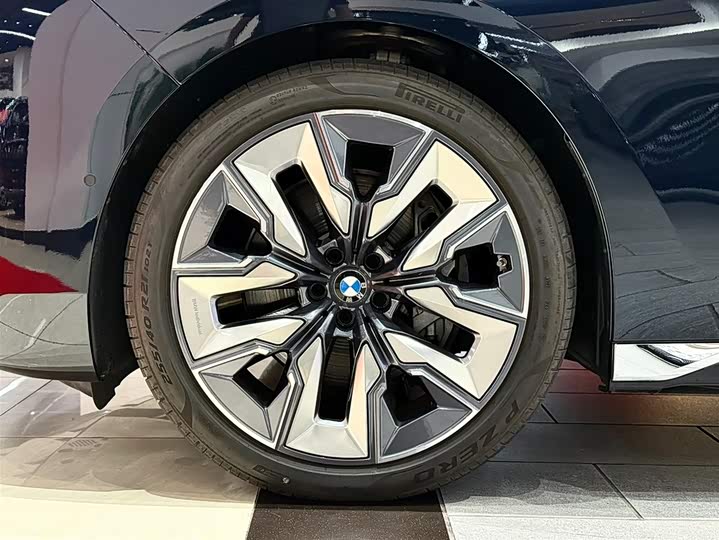 Фото 6 - BMW 7 Series