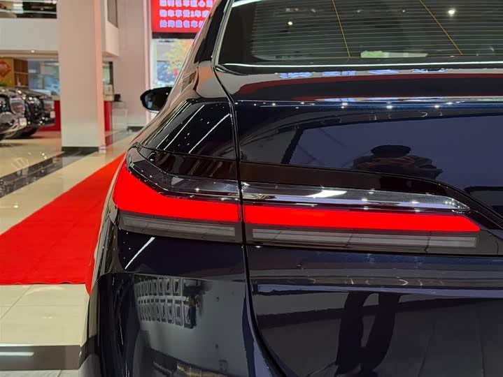 Фото 7 - BMW 7 Series