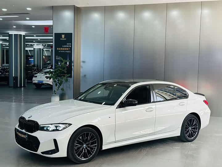 Photo 1 - BMW 3 Series