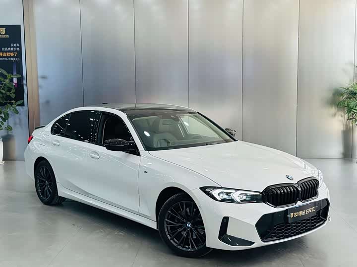 Photo 3 - BMW 3 Series