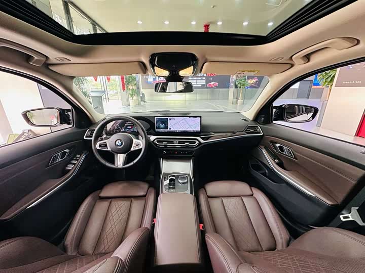 Photo 5 - BMW 3 Series