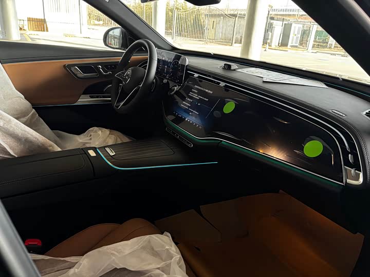 Photo 3 - Mercedes-Benz E-Class