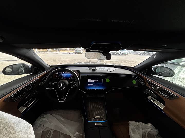 Photo 6 - Mercedes-Benz E-Class