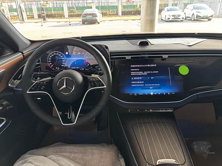 Photo 7 - Mercedes-Benz E-Class