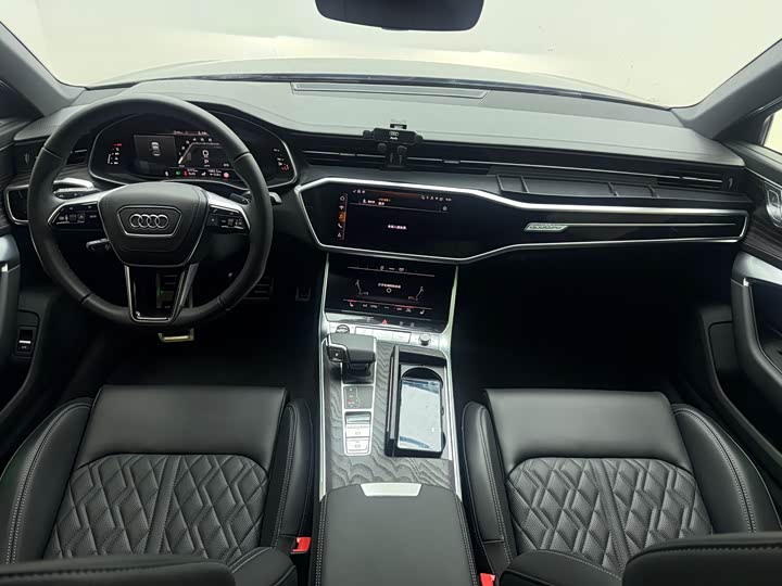 Фото 8 - Audi A6L