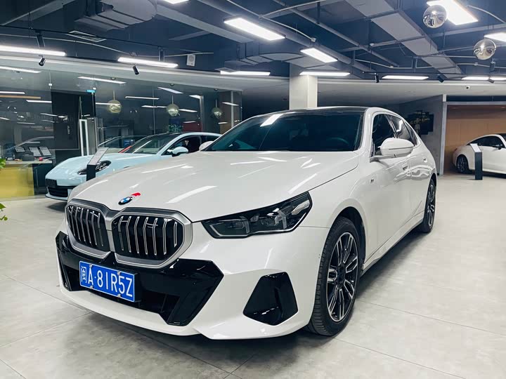 Фото 1 - BMW 5 Series