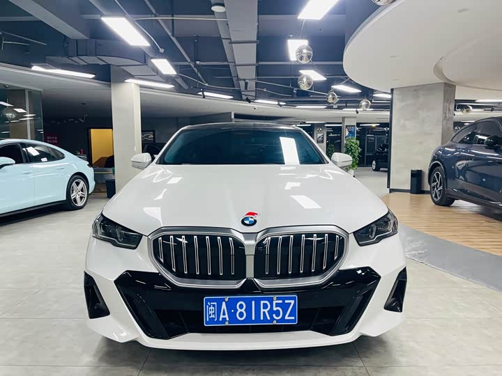 Фото 3 - BMW 5 Series