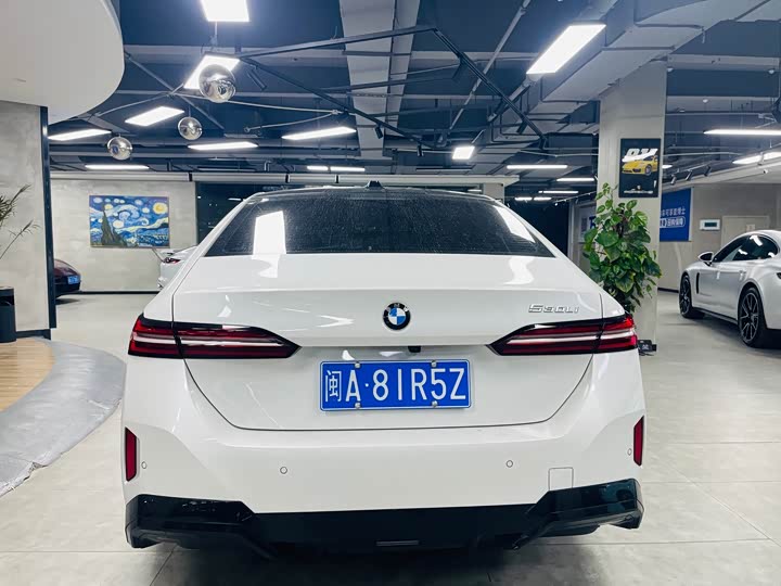 Фото 6 - BMW 5 Series