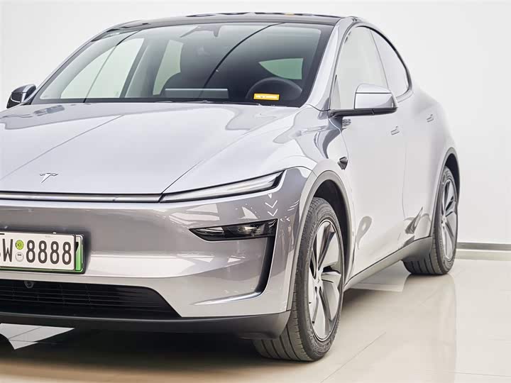 Фото 8 - Tesla Model Y