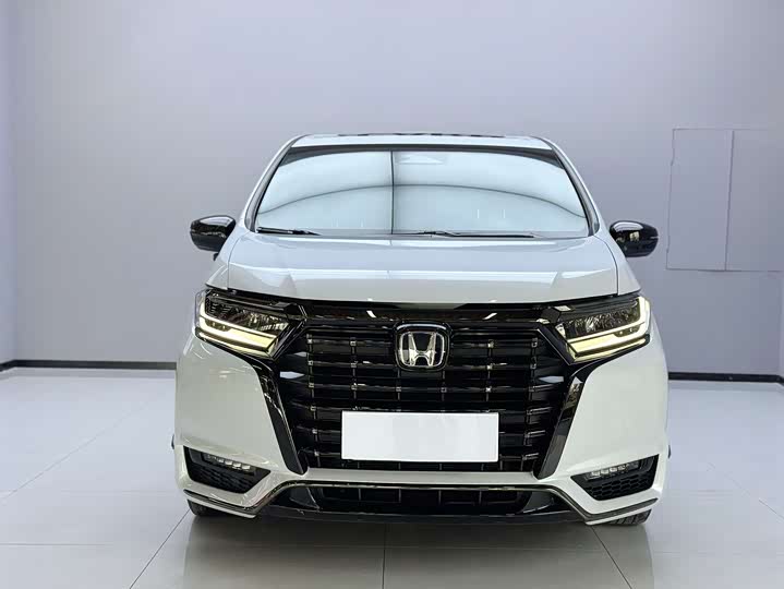 Фото 2 - Honda Elysion