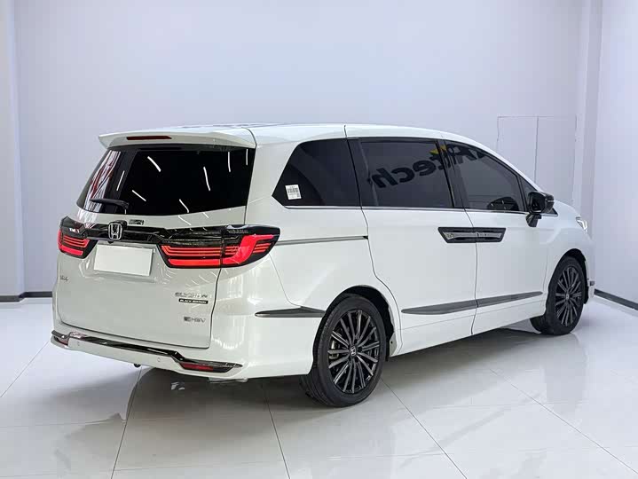 Фото 9 - Honda Elysion