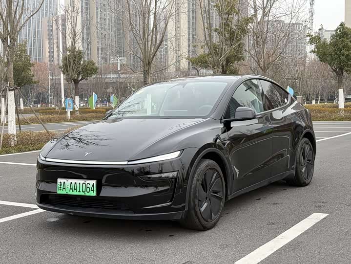 Фото 1 - Tesla Model Y