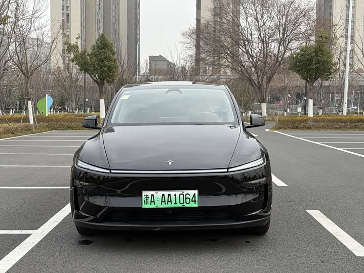 Фото 2 - Tesla Model Y