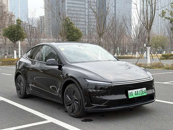 Фото 3 - Tesla Model Y