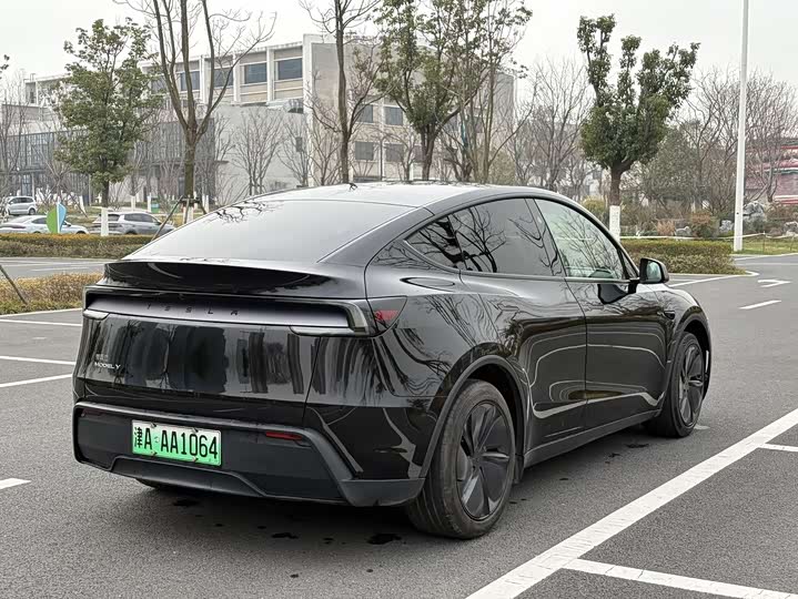 Фото 4 - Tesla Model Y