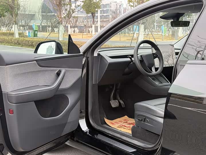 Фото 8 - Tesla Model Y