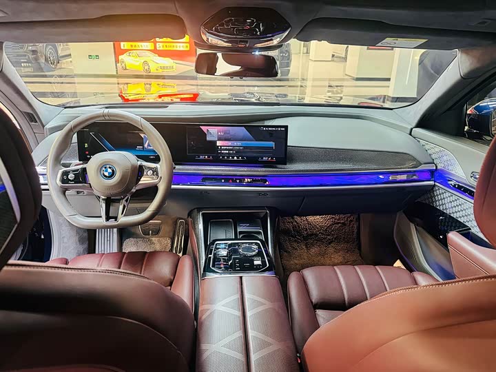 Фото 9 - BMW i7