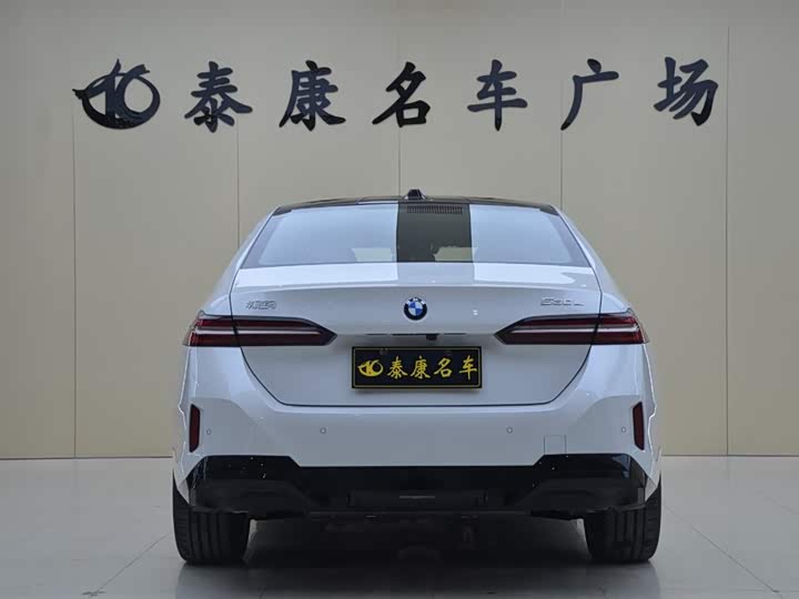 Фото 3 - BMW 5 Series