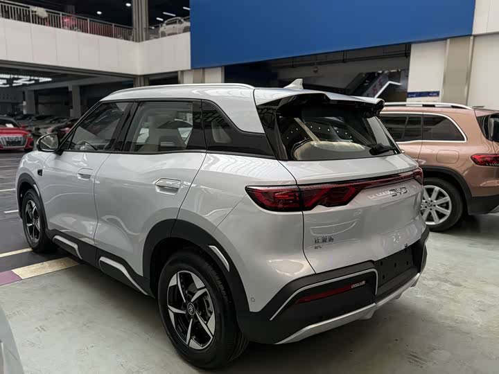 Фото 9 - BYD Yuan Up