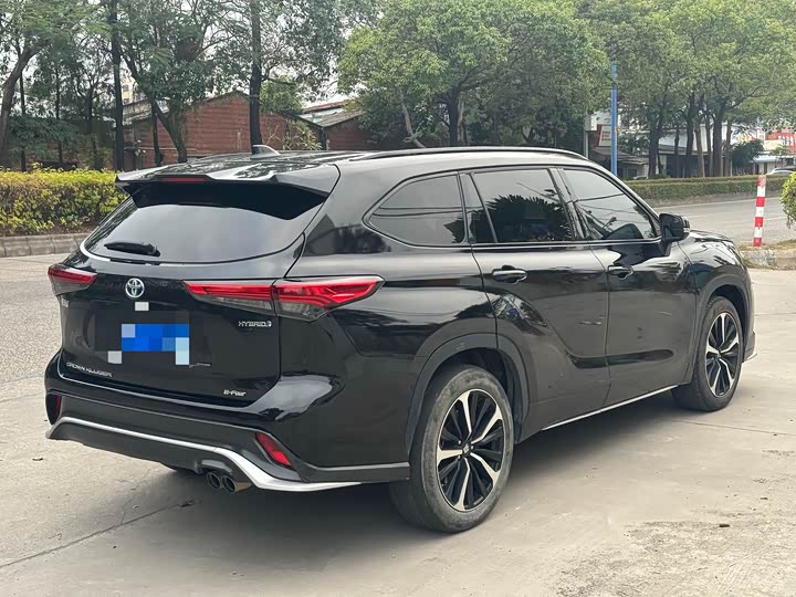 Фото 5 - Toyota Crown Kluger