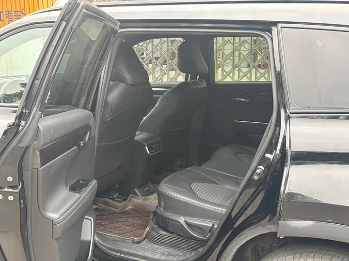 Фото 8 - Toyota Crown Kluger