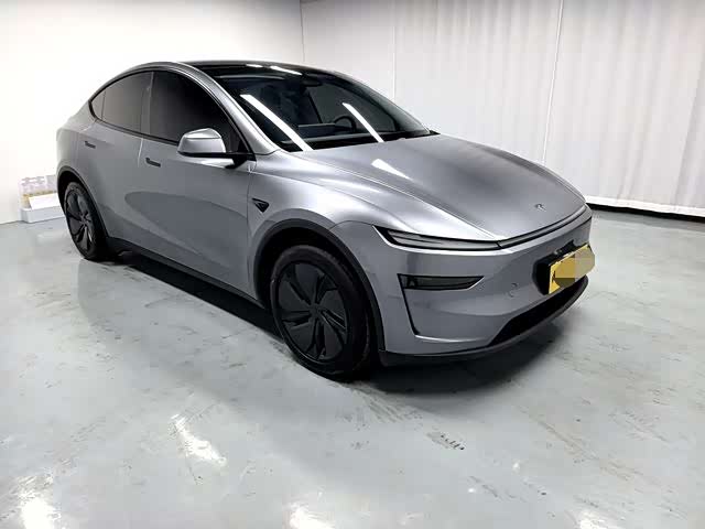 Photo 6 - Tesla Model Y
