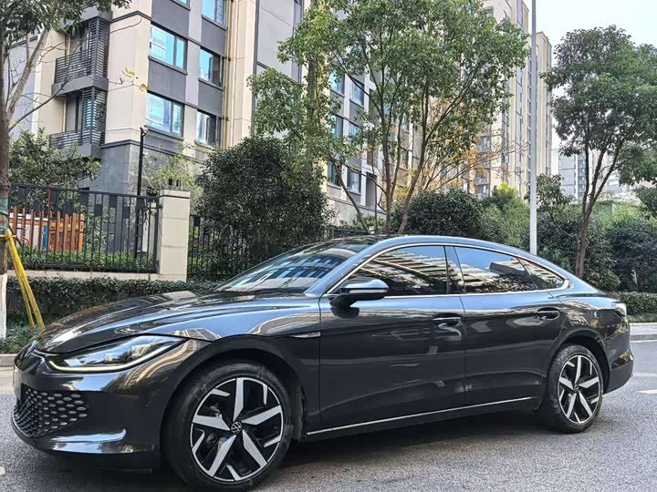 Фото 1 - Volkswagen Lamando L