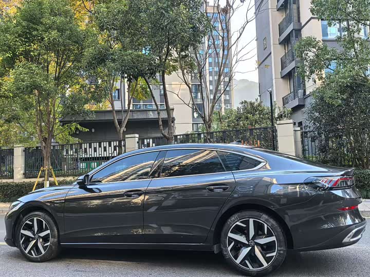 Фото 9 - Volkswagen Lamando L