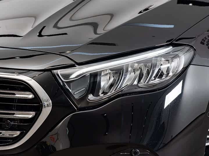 Photo 4 - Mercedes-Benz E-Class