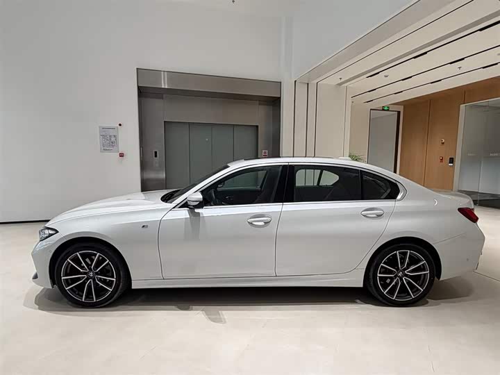 Фото 3 - BMW 3 Series