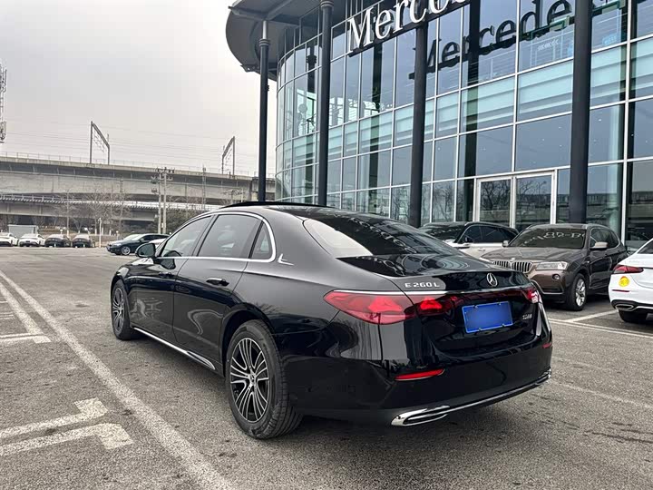 Фото 6 - Mercedes-Benz E-Class