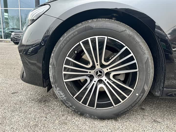 Фото 8 - Mercedes-Benz E-Class