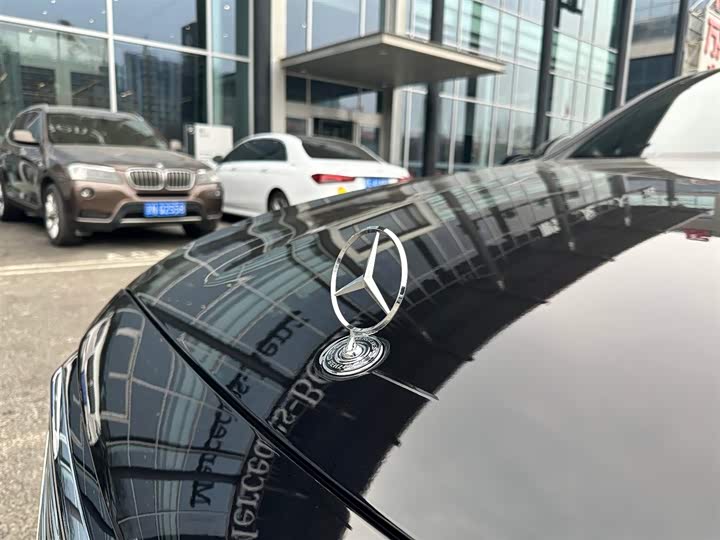 Фото 9 - Mercedes-Benz E-Class