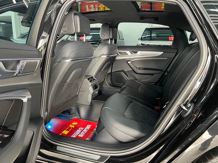 Фото 8 - Audi A6L