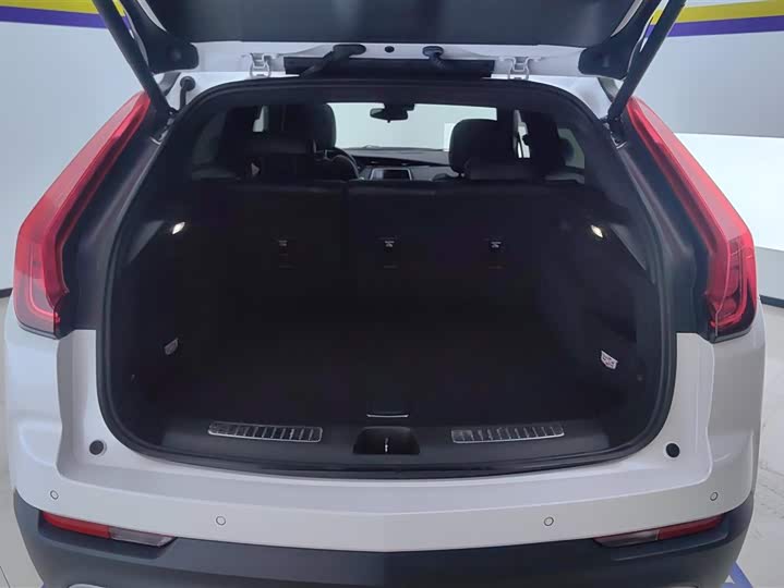 Фото 4 - Cadillac XT4