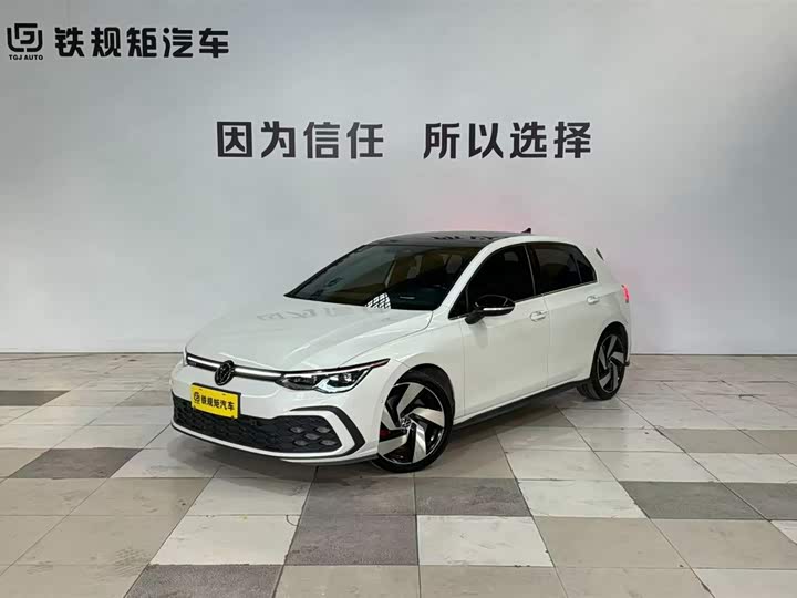 Фото 1 - Volkswagen Golf GTI