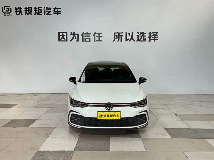 Фото 2 - Volkswagen Golf GTI