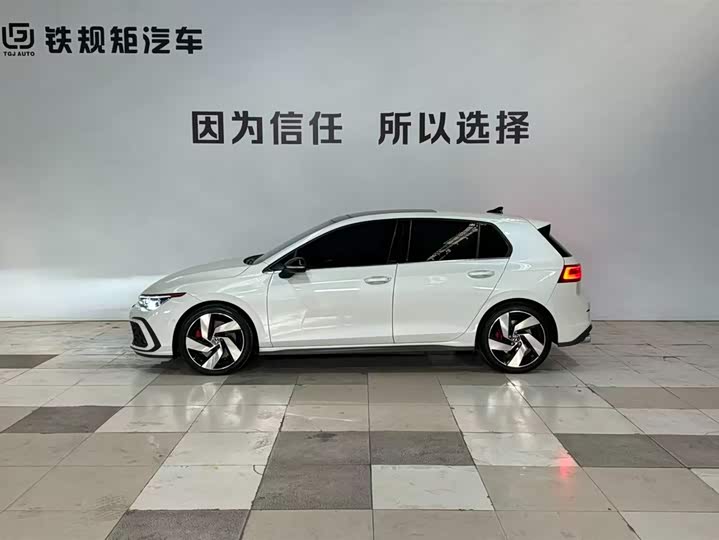 Фото 3 - Volkswagen Golf GTI