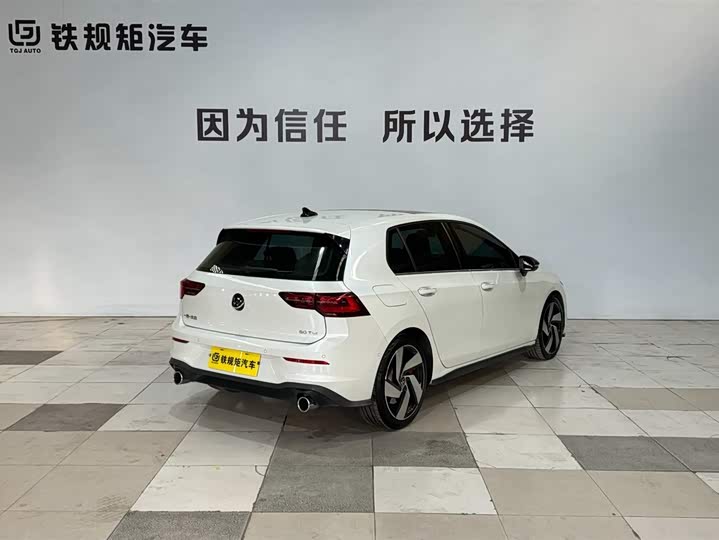 Фото 4 - Volkswagen Golf GTI